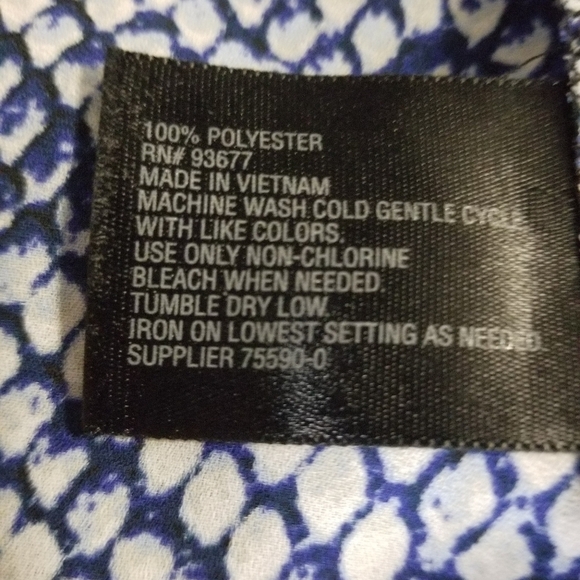 Worthington blue and white snake print medium top - Picture 5 of 5